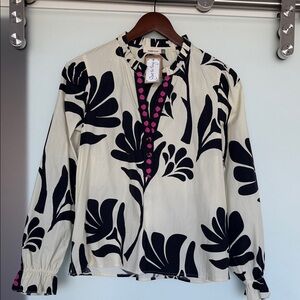 NWT Boutique Women's Black and White Patterned Top